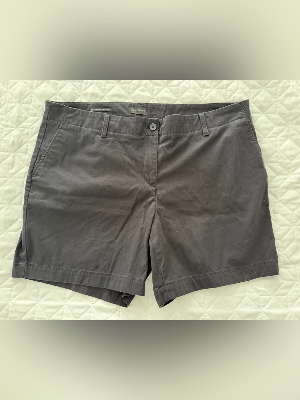 Talbots Women's Relaxed Chino Shorts Black size 18 Pocket Flat Front 7" NWOT